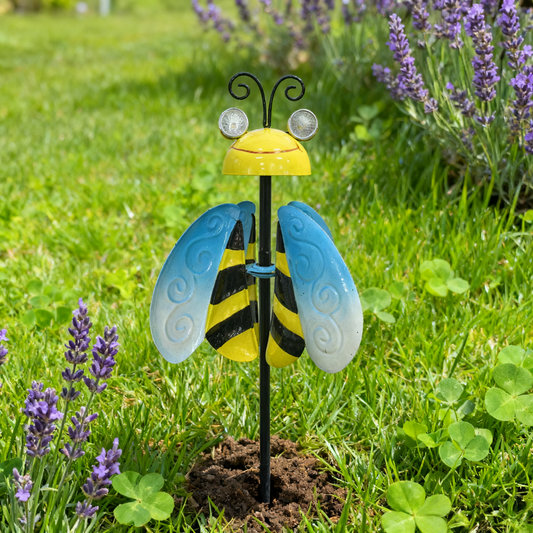 Solar-Powered Metal Bee Garden Stake with Warm LED Lights - Outdoor Iron Art Decor for Garden Landscaping, Auto-Charging Night Light Ornament